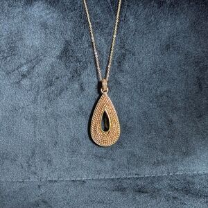 Gold Teardrop Pendant Necklace Stainless Steel Minimalist Quiet Luxury
